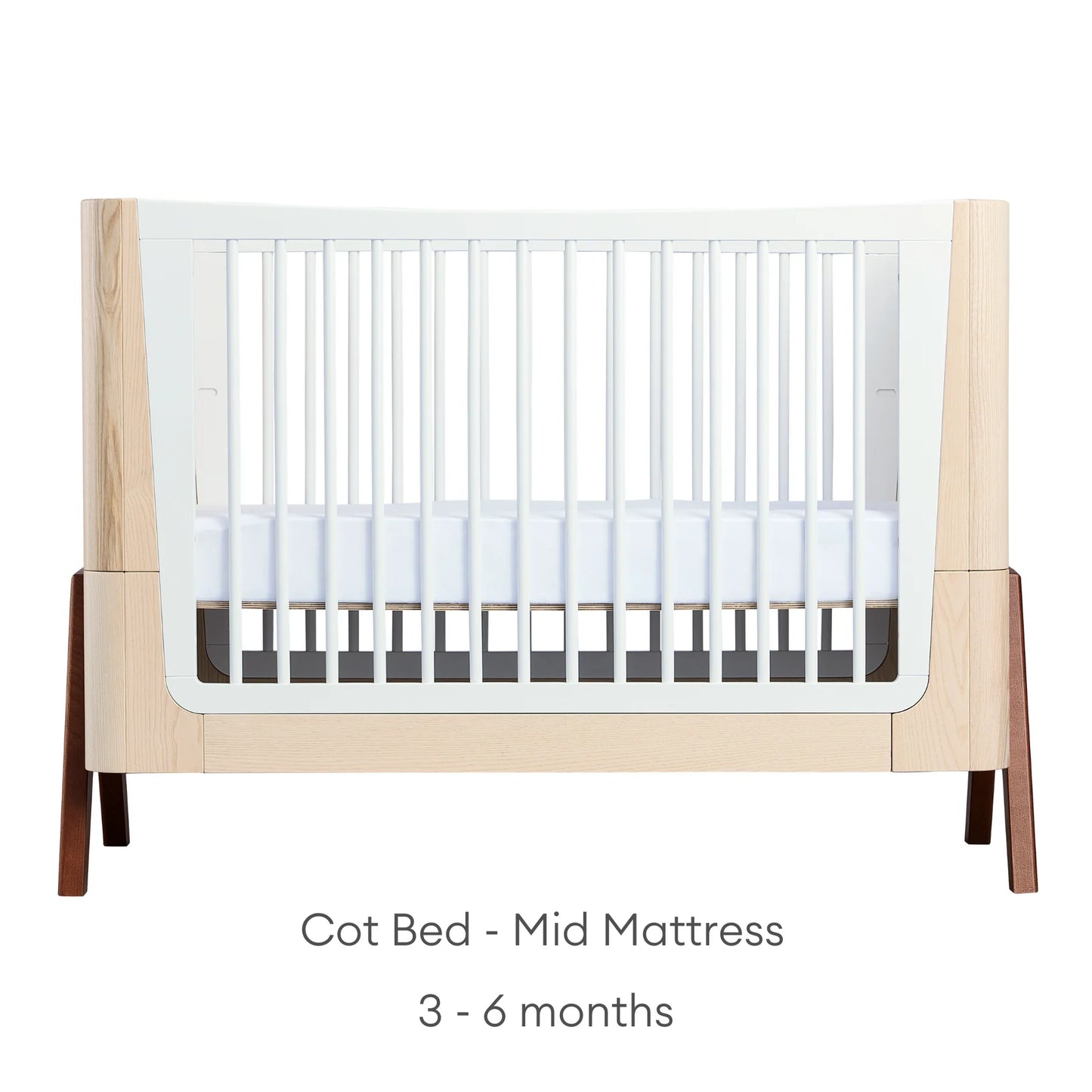 Gaia Baby Hera 3 Piece Set with Cot, Dresser and Changing Station