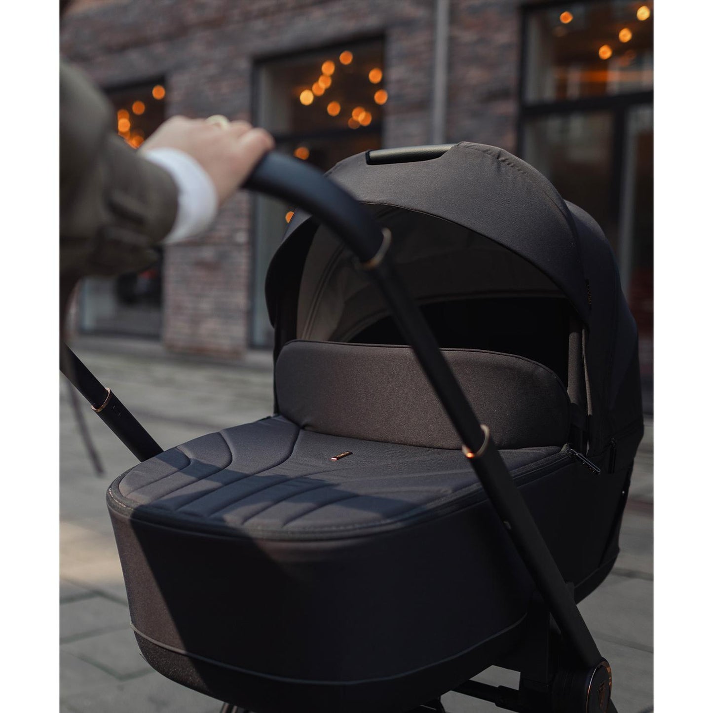 Venicci Claro 3 in 1 with Venicci Engo Car Seat