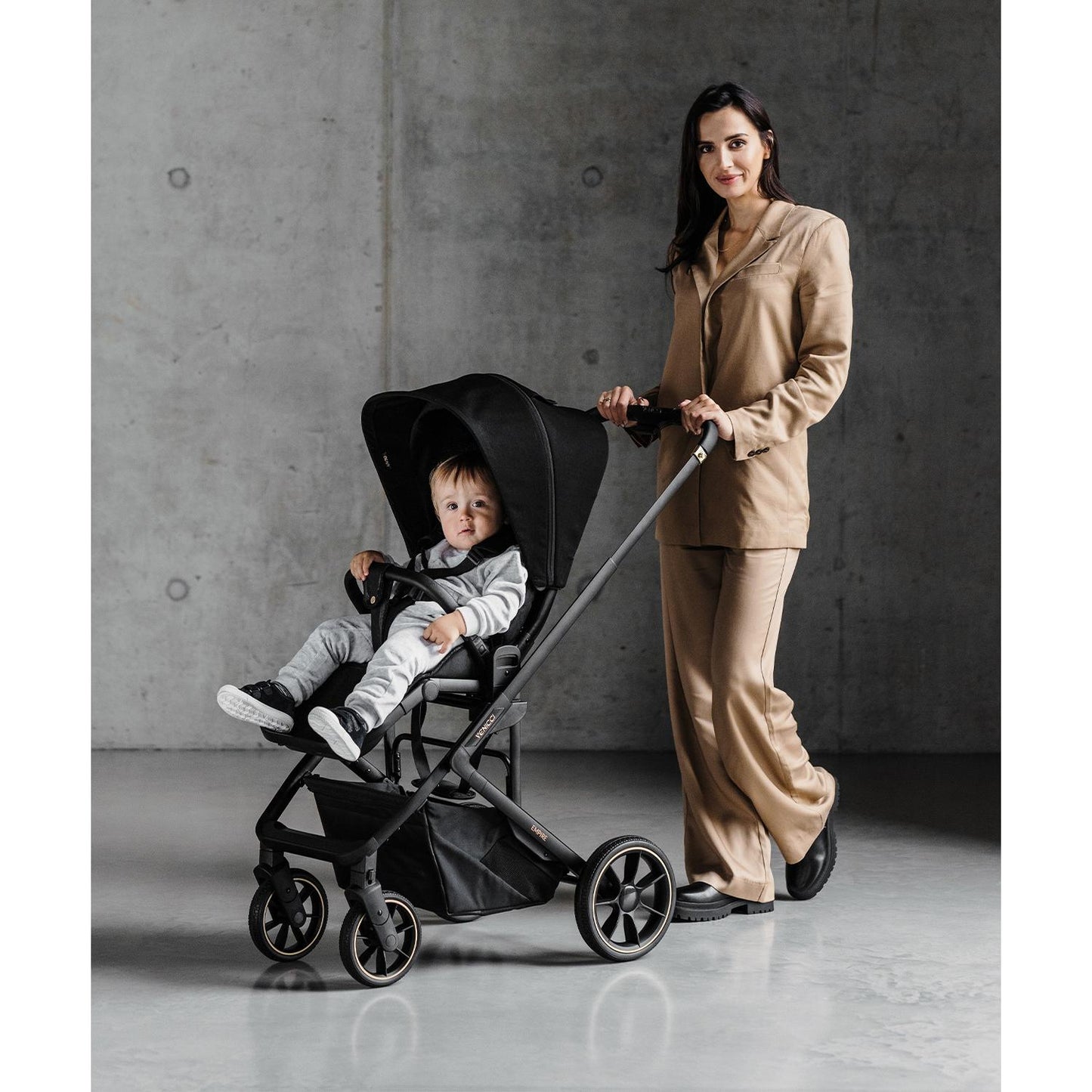 Venicci Empire 3 in 1 with Venicci Engo Car Seat